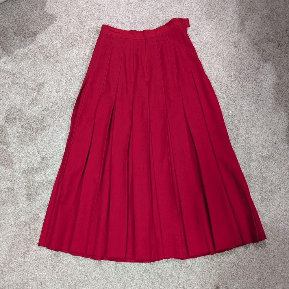 The Eagle's Eye Vintage Red Wool Pleated A-Line Skirt, Women's Size 8 Classic